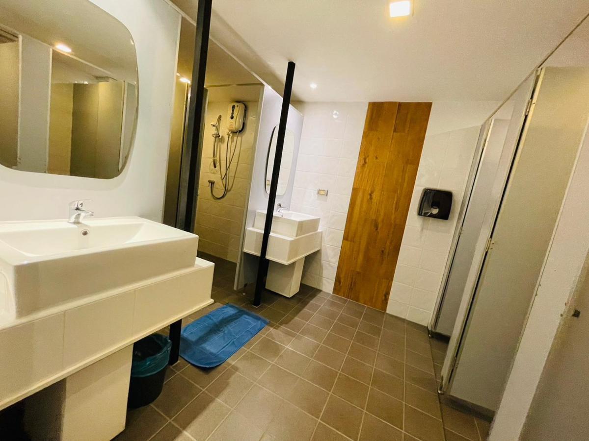 Hostel Rabbitel Phuket Zewnętrze zdjęcie
