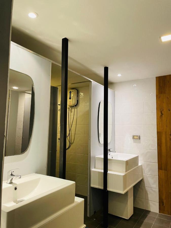 Hostel Rabbitel Phuket Zewnętrze zdjęcie