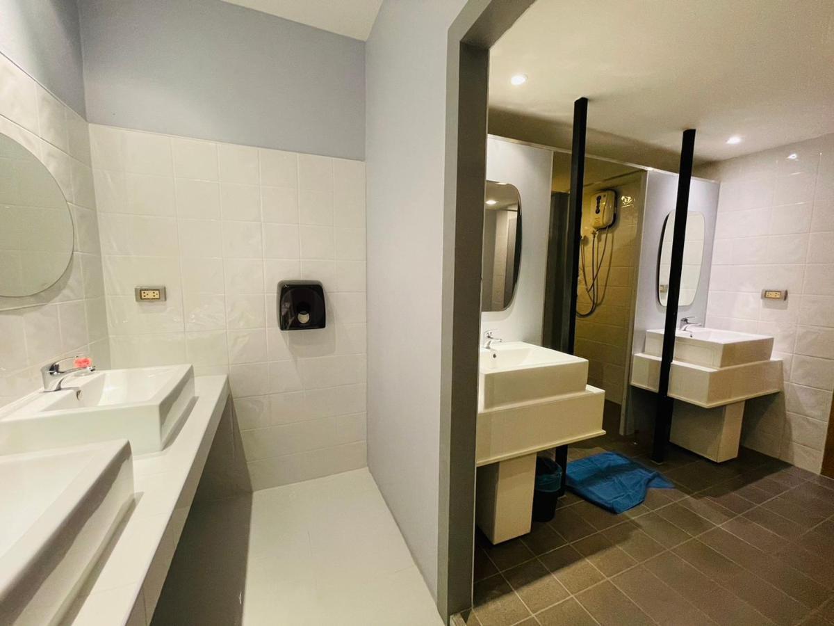 Hostel Rabbitel Phuket Zewnętrze zdjęcie