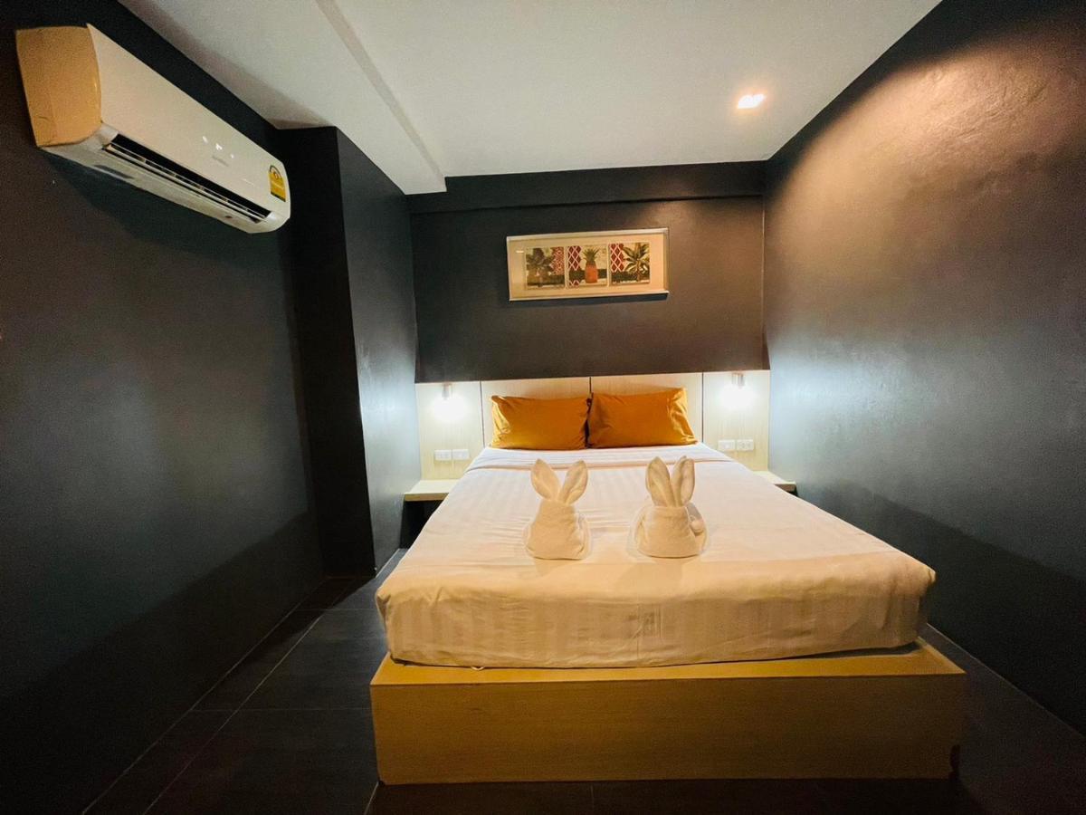 Hostel Rabbitel Phuket Zewnętrze zdjęcie