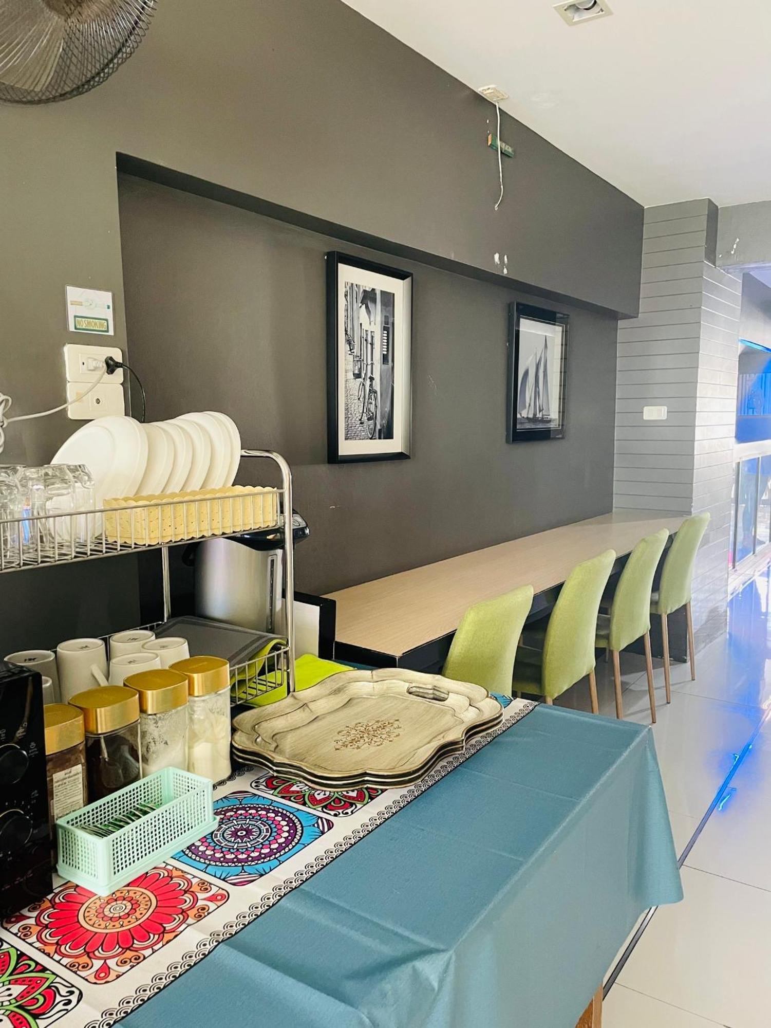 Hostel Rabbitel Phuket Zewnętrze zdjęcie